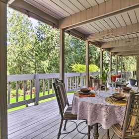 Interior1The Owls Nest w/ Hot Tub & Forest Views!,布拉甘萨茶飯店