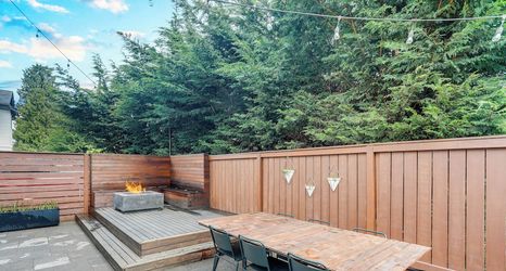 Others 2 3 Mi to Dtwn Seattle: Queen Anne Apartment!