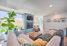 Khác 2 Canal & Mtn Views: Pet-friendly Seattle Retreat