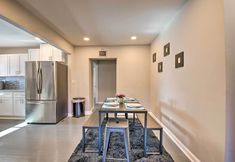 Others 5 Centrally Located Atlanta Home w/ Yard!