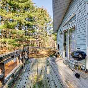 Primary image1Hague Vacation Rental ~ 2 Mi to Lake George!,蒂康德罗加历史学会飯店