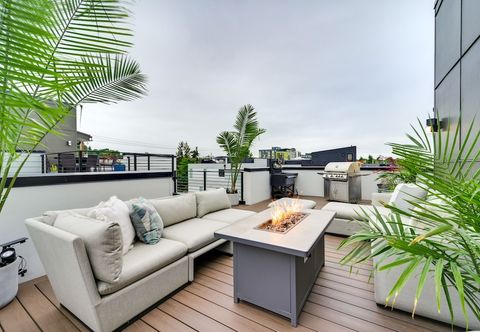 Others Luxury Seattle Home w/ Rooftop Deck + Fire Pit!