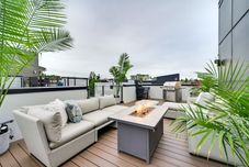 Others Luxury Seattle Home w/ Rooftop Deck + Fire Pit!