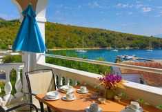 Others 5 Irena Saint Stephanos