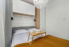 Others 5 White and Green Apartment by Renters