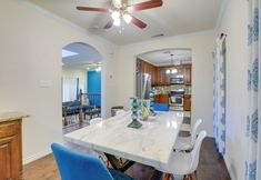 Others 5 Family-friendly Irving Townhome w/ Yard!