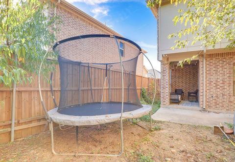 其他 Family-friendly Irving Townhome w/ Yard!