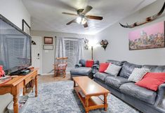 其他 3 Walk to At&t Stadium: Arlington Home w/ Patio!