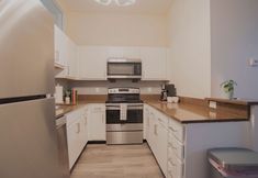 Others 7 CozySuitesThe Block w Skybridge Access 2