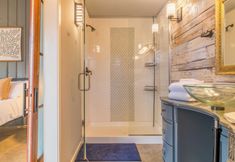 Others 2 The Gem Estate by Avantstay Modern Farmhouse w/ Lavender Fields + Hot Tub