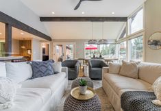 Others 4 The Gem Estate by Avantstay Modern Farmhouse w/ Lavender Fields + Hot Tub