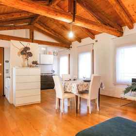 Primary image 1 Casa Fiera few Steps From the Centre With Car-park, Giavera del Montello Apartments