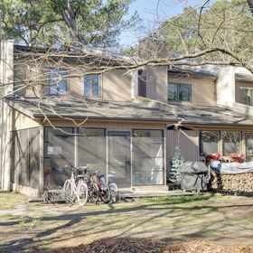 Interior11 Mi to Bethany Beach: Townhome w/ Screened Porch!,特拉华州公寓