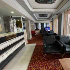 Lobby 1 Alpin Hotel, Hotel Victorious Cafe