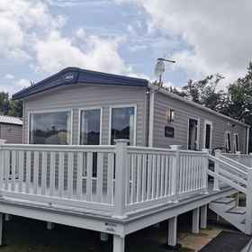 Primary image 1 Captivating 2-bed 2021 Caravan in Isle of Wight, Chale Hotels