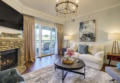 其他 7 Elegant Pigeon Forge Condo w/ Golf Course View!