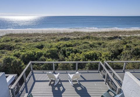 Others Oceans 2 4 Bedroom Condo by RedAwning