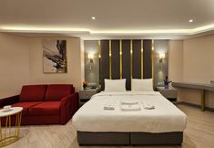 Others 2 The Külsümz Hotel