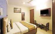 Others 6 Airport Hotel Redstone