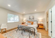 Lain-lain 2 Delightful Grants Pass Home With Hot Tub!