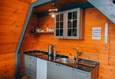 기타 2 Zenit Bungalov