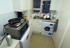 기타 3 Cosy Studio Flat - 12 Mins to British Museum!