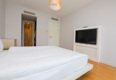 Others 7 Private Garden Oasis in 4-bed Flat, With Hotel Perks