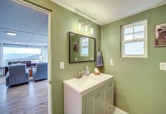 기타 5 Cozy Grand Coulee Home w/ Deck & Views!