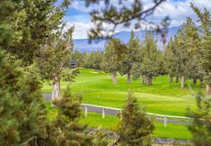 Others 3 Wren 2 Bedroom Home by RedAwning