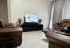 Others 6 Inviting 9-bed Villa in Kampala