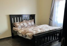 Others 4 Inviting 9-bed Villa in Kampala