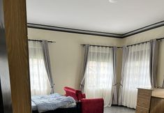 Others 2 Inviting 9-bed Villa in Kampala