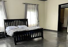 Others 3 Inviting 9-bed Villa in Kampala