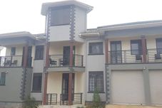Others Inviting 9-bed Villa in Kampala