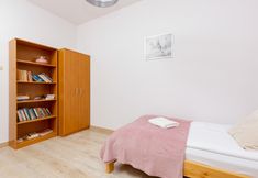 Others 2 Apartment Near the Airport by Renters