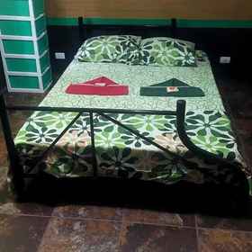 Room1Perla verde hostel y tours en la zona,埃雷迪亚省飯店