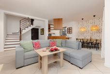 Others 4-bedroom House in Warsaw by Renters