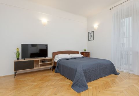 Lain-lain Studio in Warsaw Center by Renters
