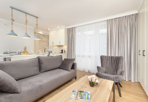 Others Apartment With Two Balconies by Renters