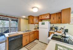 其他 3 Fire Pit & On-site Pond: Wooded Walton Home!