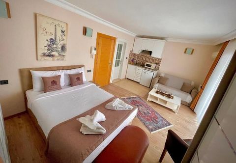 Others Elegance Apart