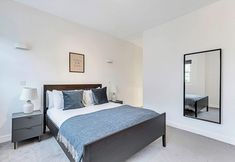 Khác 6 Sunny 2-bed Flat in Chiswick