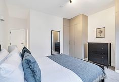 Khác 3 Sunny 2-bed Flat in Chiswick