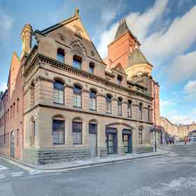 Primary image 1 Charltons Bonds Apartments 1B - By Week2Week, Hotel Newcastle Racecourse