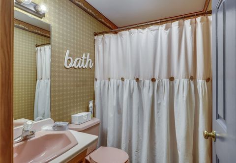 其他 Lovely Interlaken Home w/ Fire Pit & Yard!