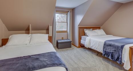 其他 2 Lovely Interlaken Home w/ Fire Pit & Yard!