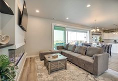 その他 2 Hunt & Hike: Potholes State Park Home Hot Tub