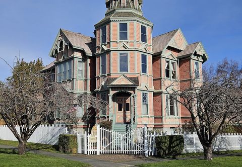 Others Starrett House
