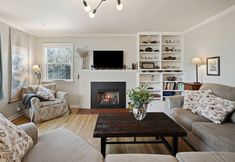 Others 2 North West Nest 30 Day Minimum 2 Bedroom Home by RedAwning