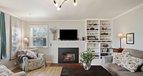 Others 2 North West Nest 30 Day Minimum 2 Bedroom Home by RedAwning